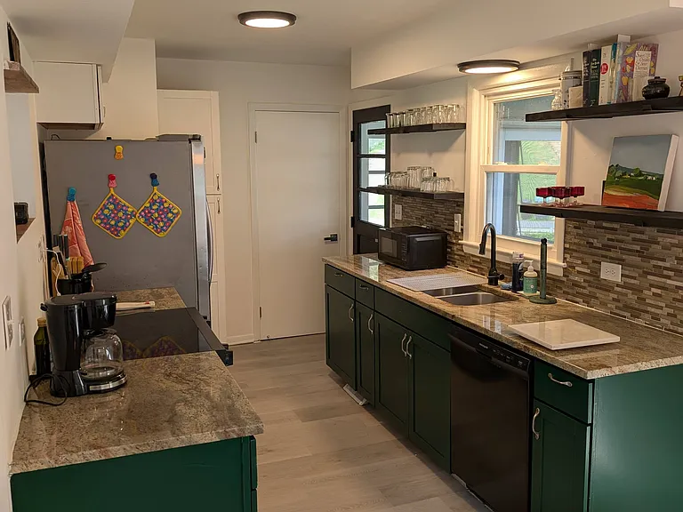 1411 Baker St #A — Photo 9