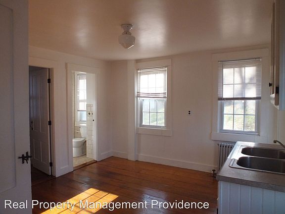 3rd image of 42 Greenville Ave