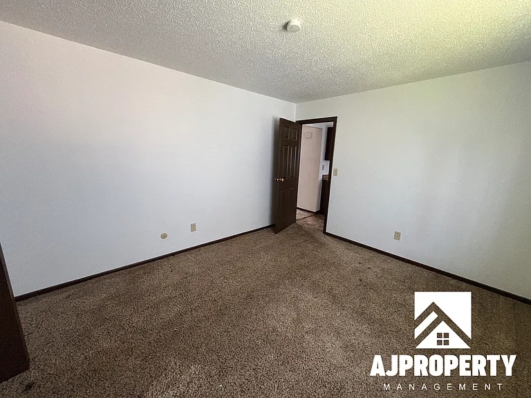 112 W 43rd St #1 — Photo 6