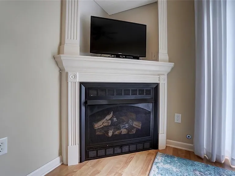 4302 Straight Arrow Rd — Photo 8