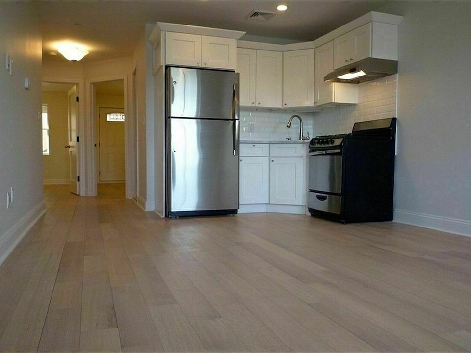 1st image of 332 Bond St #1
