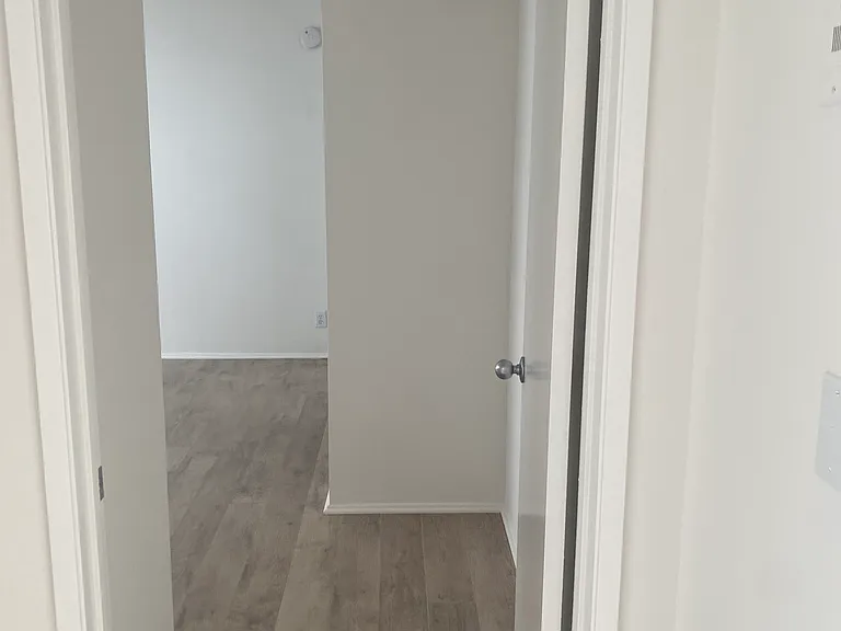 930 Venice Blvd #209 — Photo 13