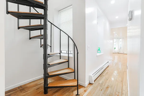 Rented by Compass | media 23