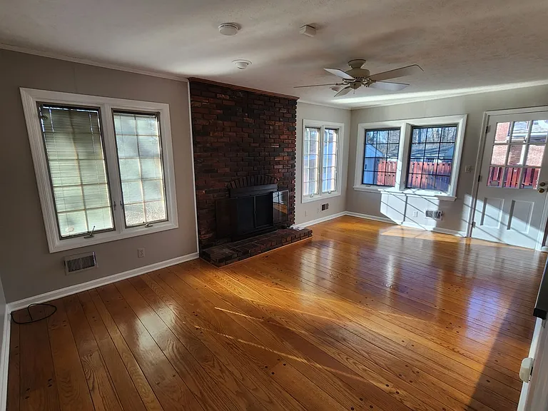 2428 Merriwood Dr — Photo 2