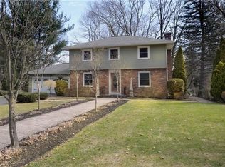 100 Henderson Dr, Penfield, NY 14526