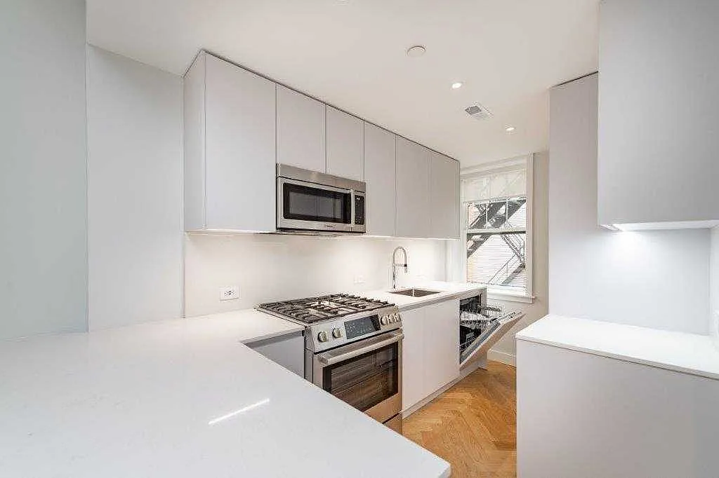 2 bed, $3,550 — Photo 4
