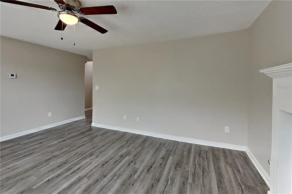 3 bed, 2.5 bath, 1493 sqft, $1,875 — Photo 2