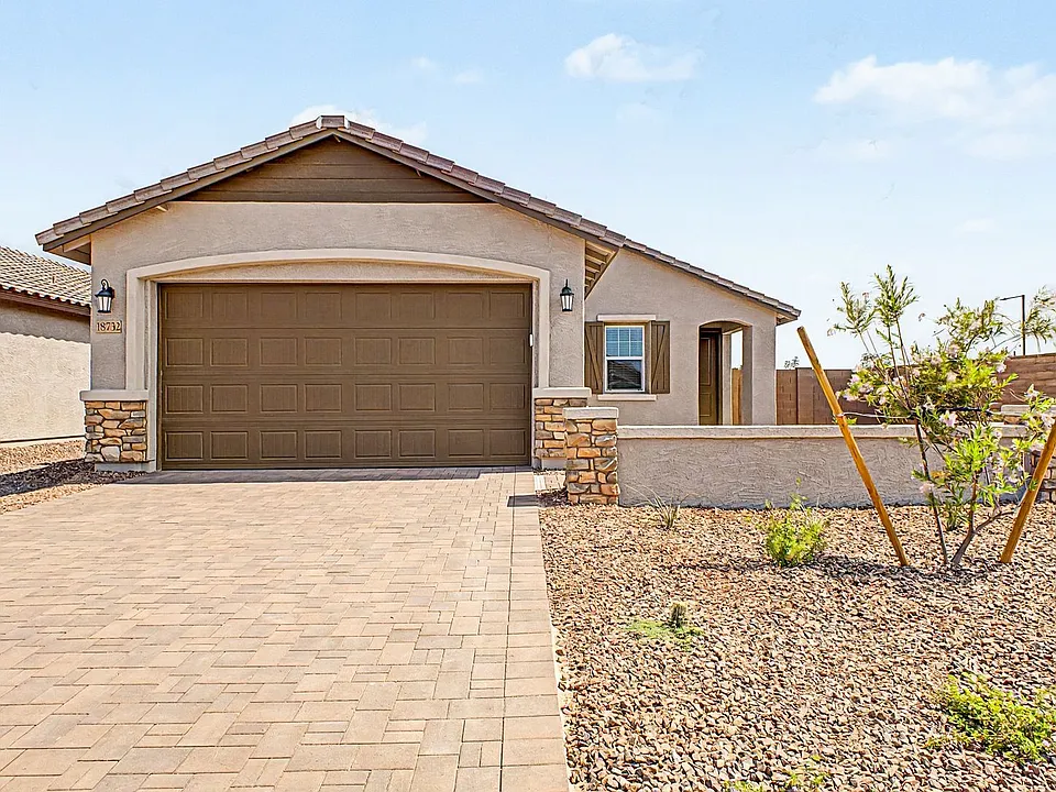 18732 W Maplewood Dr