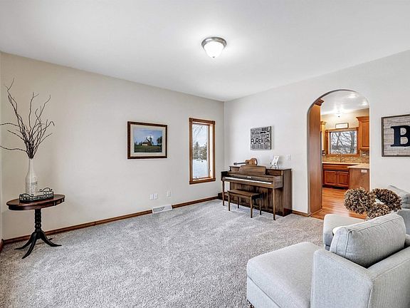 4th image of 2454 Skyline Oaks Dr
