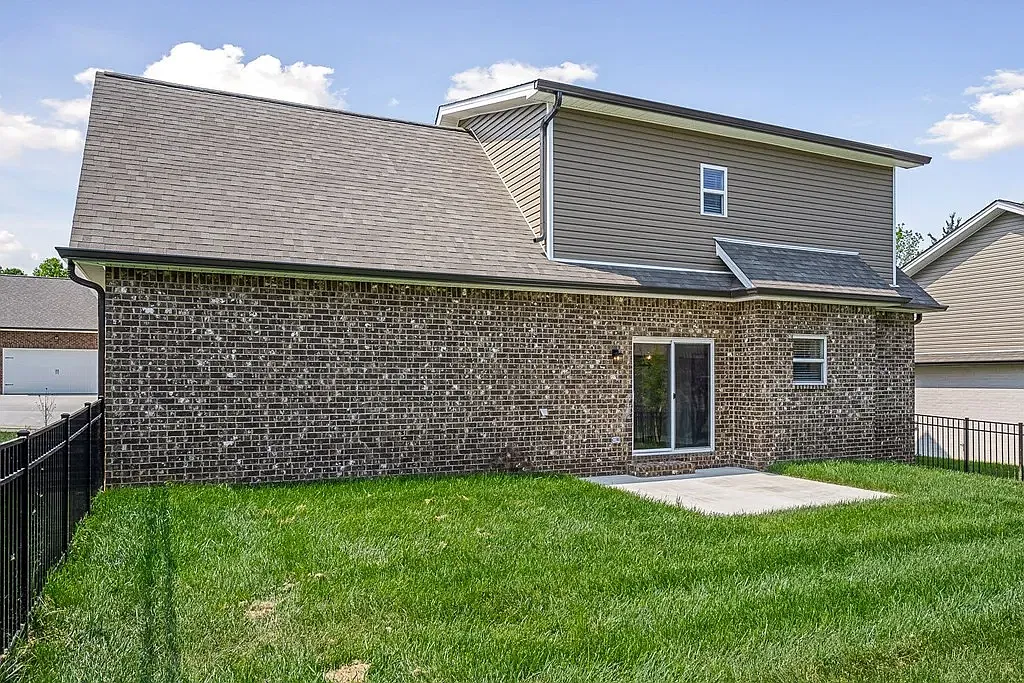 3 bed, 1298 sqft, $2,200 — Photo 3