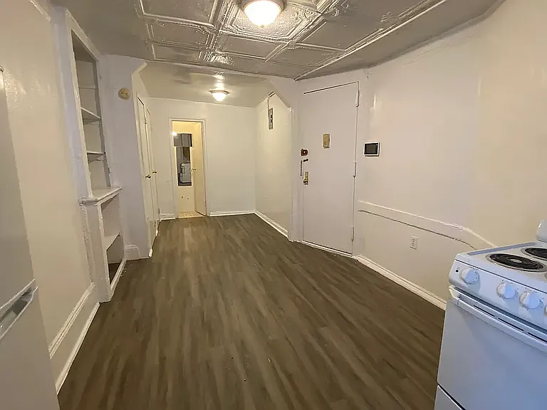 420 W 56th St #20 — Photo 4