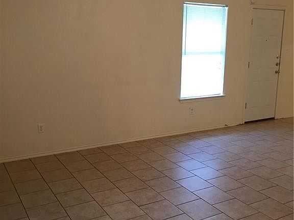 4th image of 2215 Tracey Ann Ln
