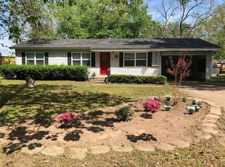 517 N Henry St, Lindale, TX 75771