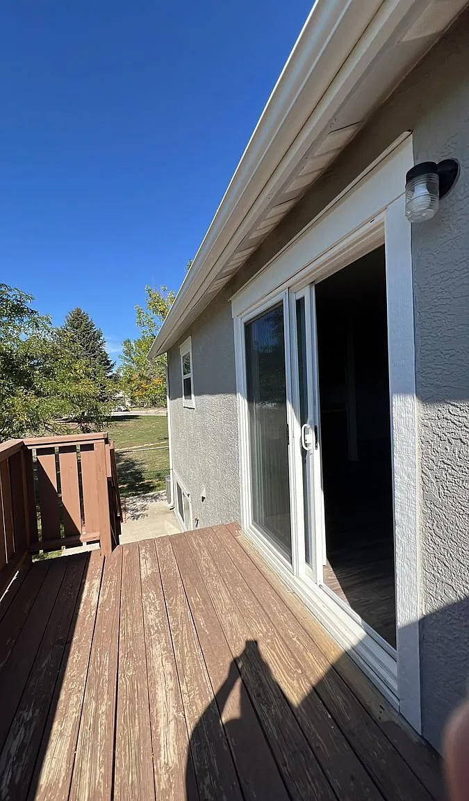 3 bed, 2.5 bath, 1455 sqft, $1,815 — Photo 2