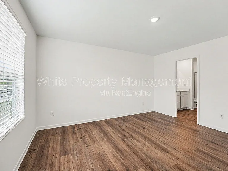 368 W 18th St — Photo 13