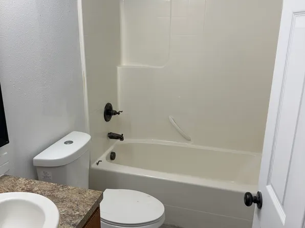 216 E Spruce St #A, Othello, WA 99344