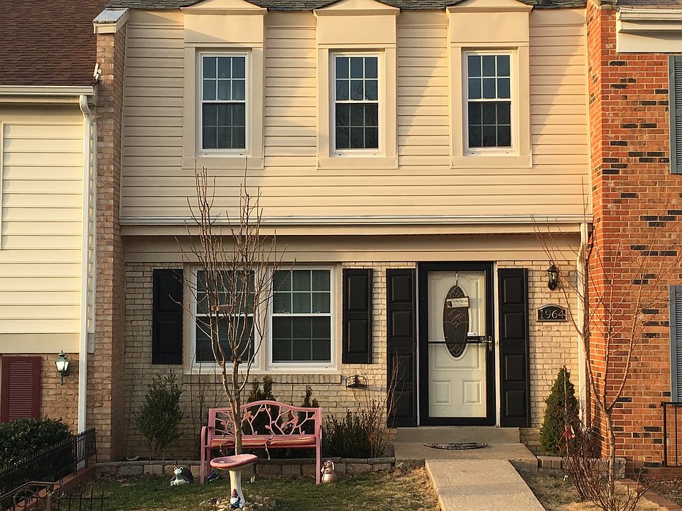 2nd image of 1964 Mayflower Dr