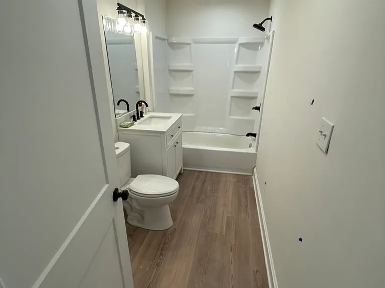 203 1/2 E Hamtramck St #4 — Photo 3