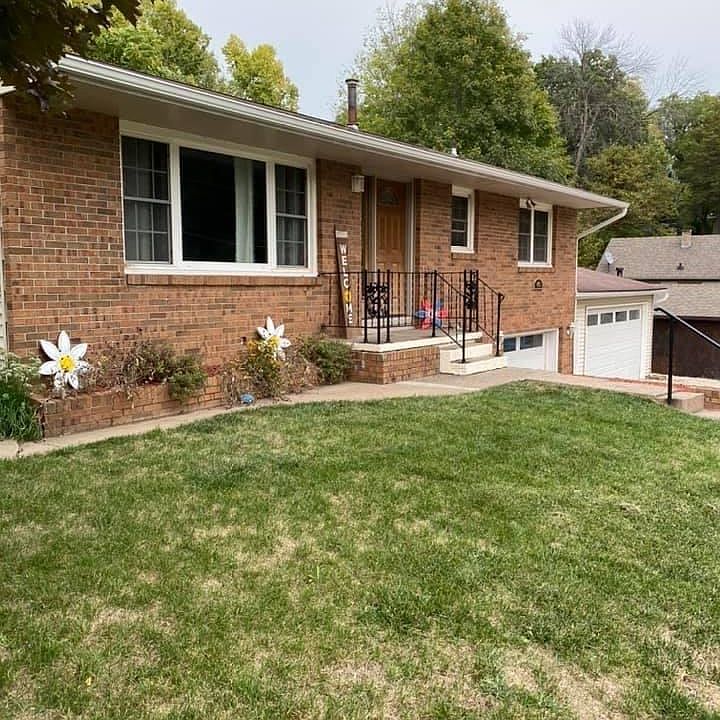 1st image of 402 Oak Blvd