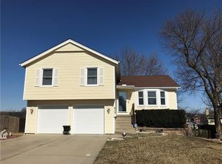 913 Elm Ct, Belton, MO 64012