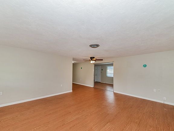 3rd image of 3060 Goldenrod St