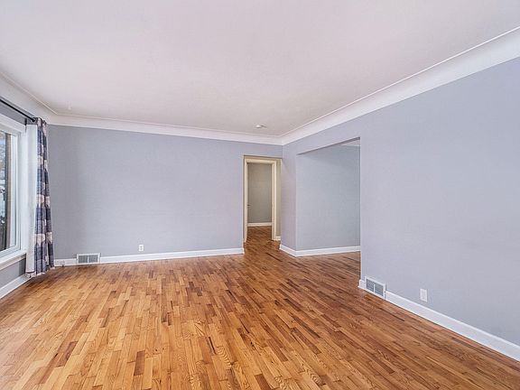 5th image of 3404 Canterbury Ave