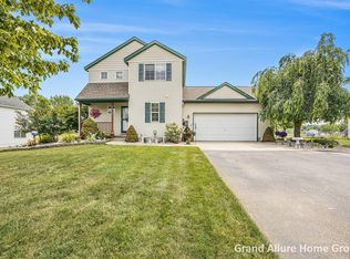 2216 Avalon View Dr NE, Cedar Springs, MI 49319