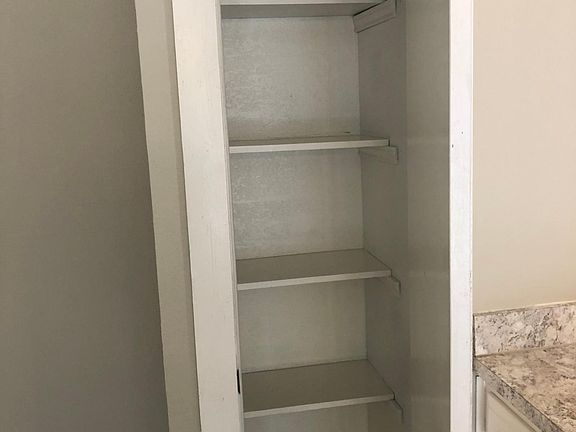 4th image of 4103 Green Acres Cir