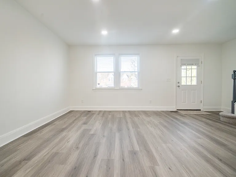 2493 Fairway — Photo 6