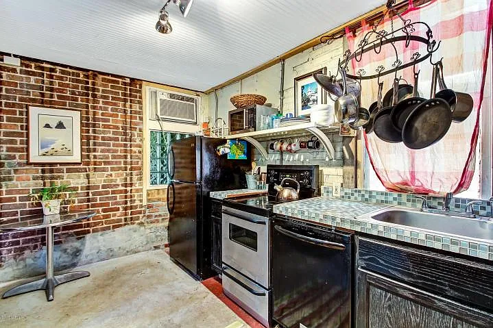 2926 Saint Johns Ave — Photo 4