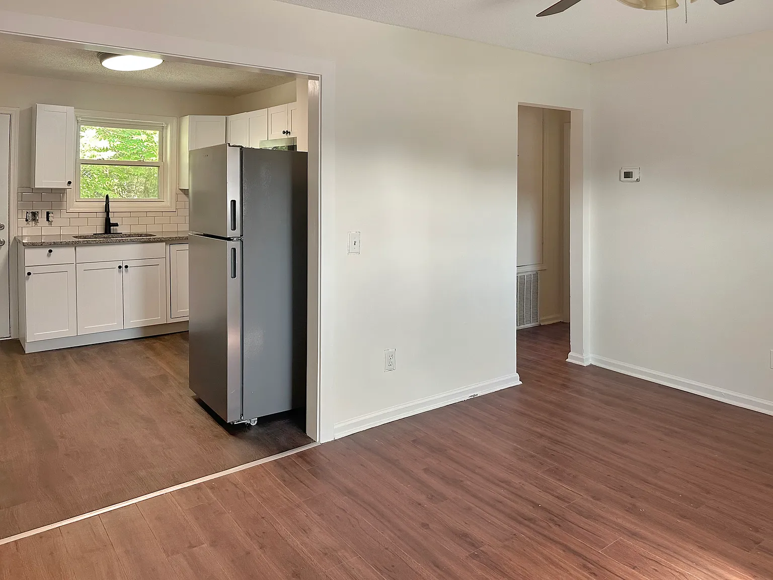 2 bed, $960 — Photo 2