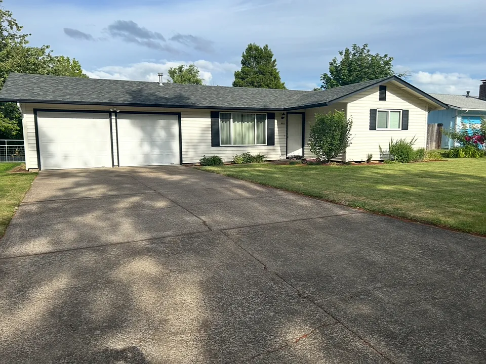 605 SW 56th St
