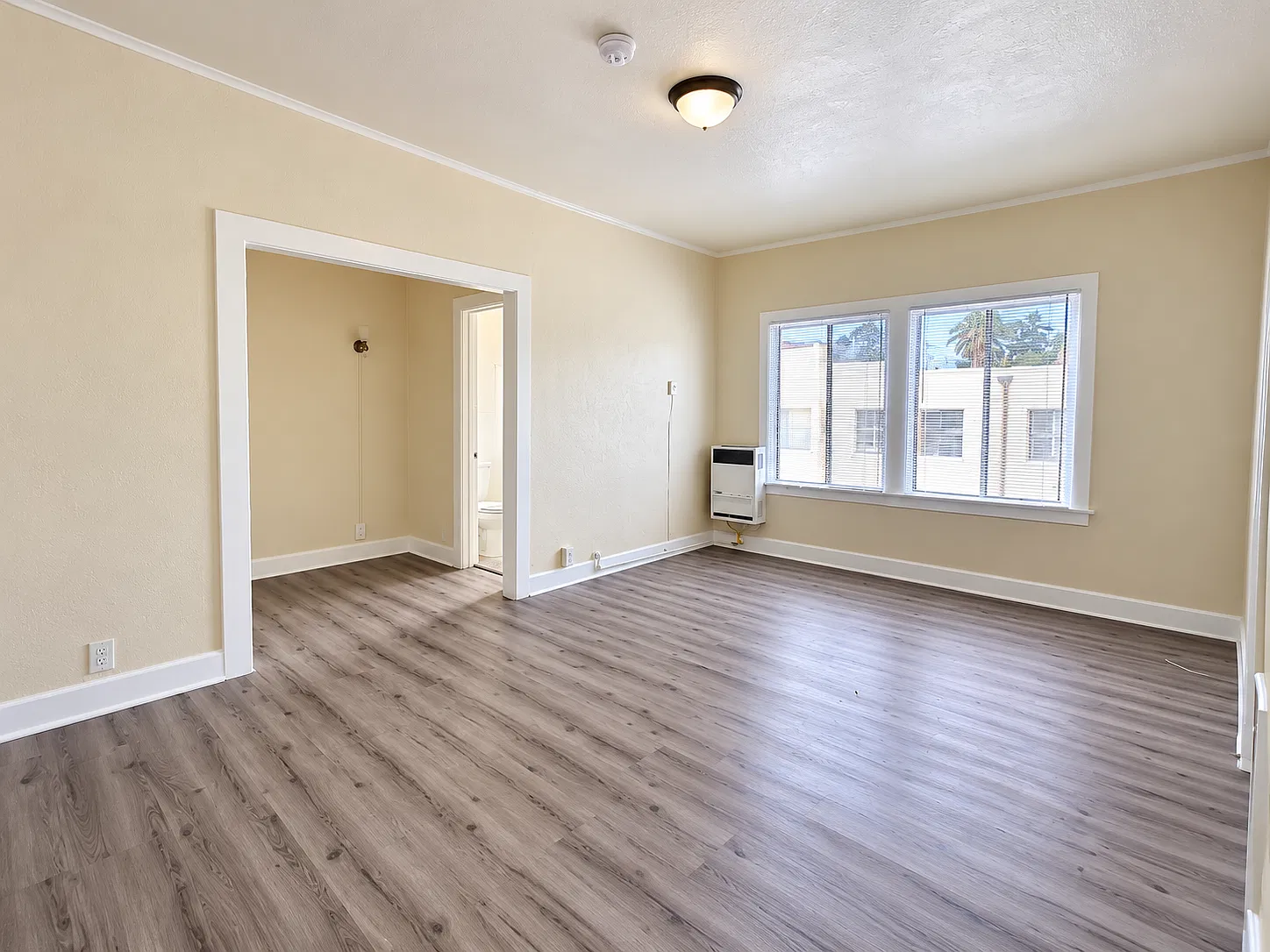 Studio, 400 sqft, $1,250 — Photo 2
