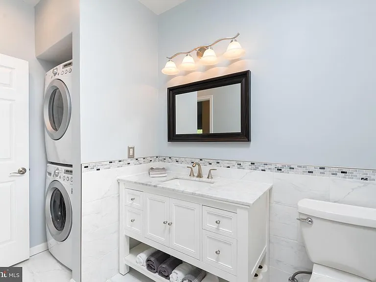 6011 Rosebud Ln #203 — Photo 4