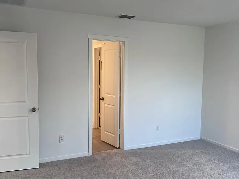 3910 Ontario Way — Photo 8