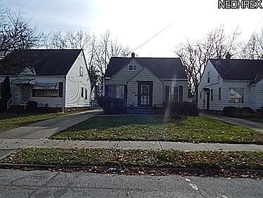 3rd image of 19904 Sunset Dr