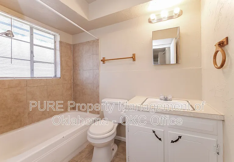 3906 S Hudson Ave — Photo 15