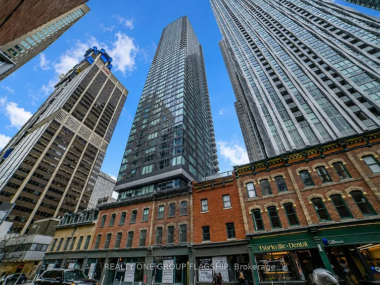 8 Cumberland St #701 — Photo 1