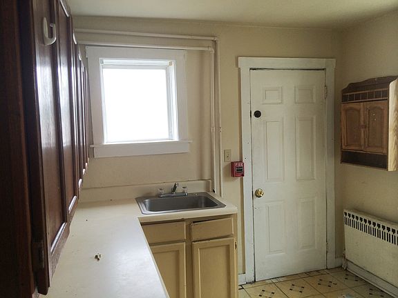 4th image of 408 W Lincoln Hwy APT 4