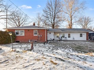 102 Archer Dr, Godfrey, IL 62035