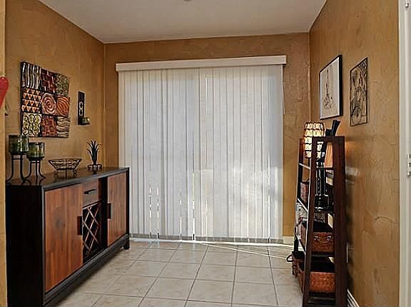2nd image of 908 Lockhart Dr