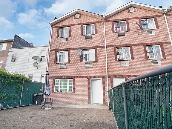 4th image of 106-30 156th Street