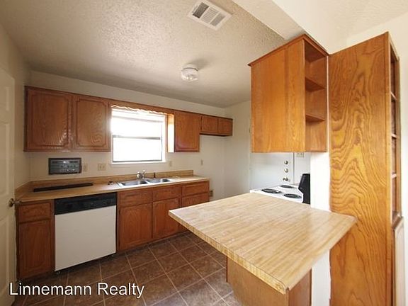 5th image of 2307 Hidden Hill Dr