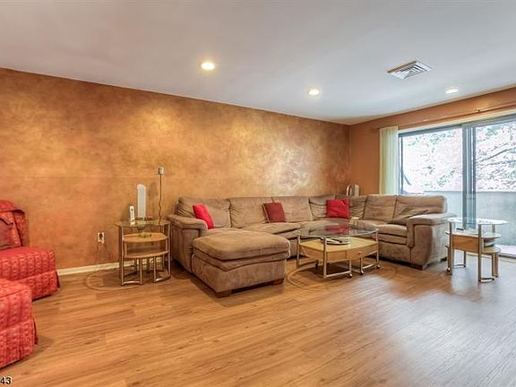 2nd image of 36 Cerone Ct