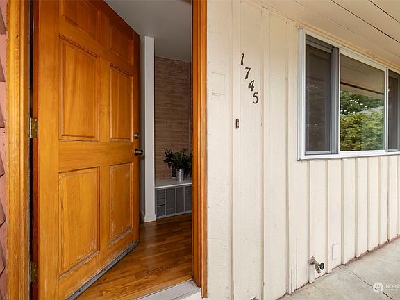 4th image of 1745 N Lafayette Avenue