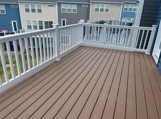 18290 Summit Pointe Dr, Triangle, VA 22172