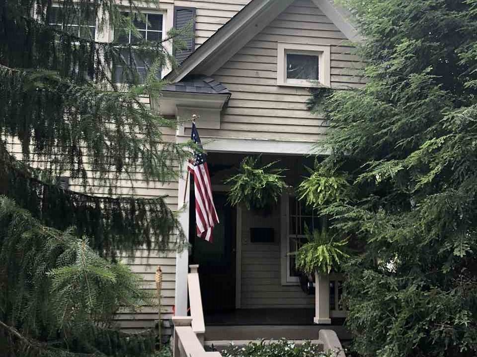 1st image of 1208 S McDonald St