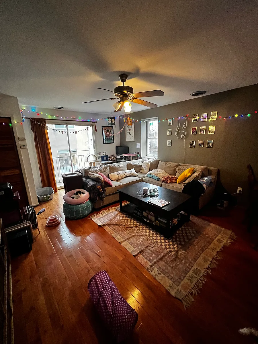 Building Photo - 751 S 4th St #1