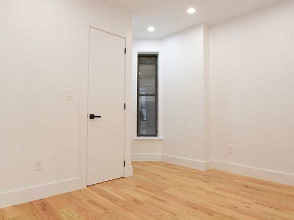 4th image of 247 Mulberry St #8A