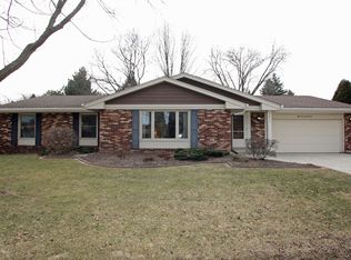 5671 Garland Ln, Greendale, WI 53129